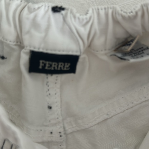 Gianfranco Ferre boys designer shorts - Picture 4 of 6
